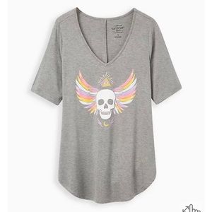 Torrid super soft favorite tunic skull wings